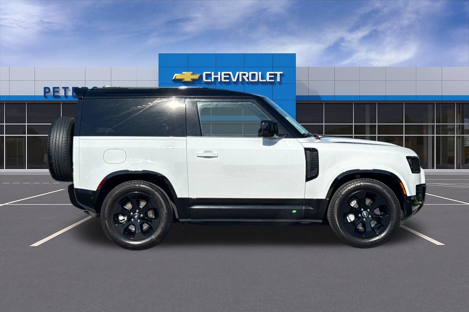 Used 2023 Land Rover Defender 90 X-Dynamic SE AWD/4WD image 3