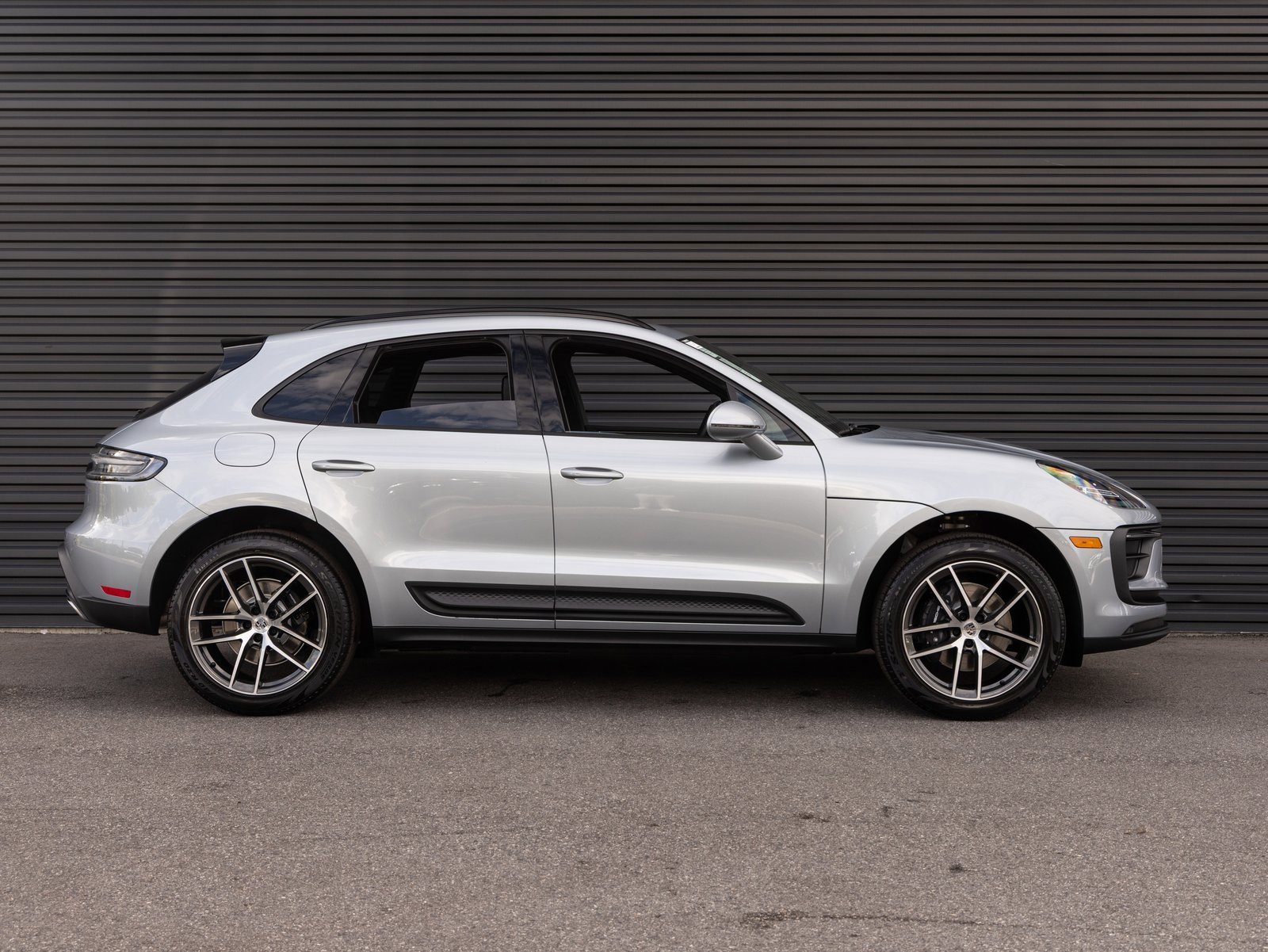 Certified 2026 Porsche Macan image 8