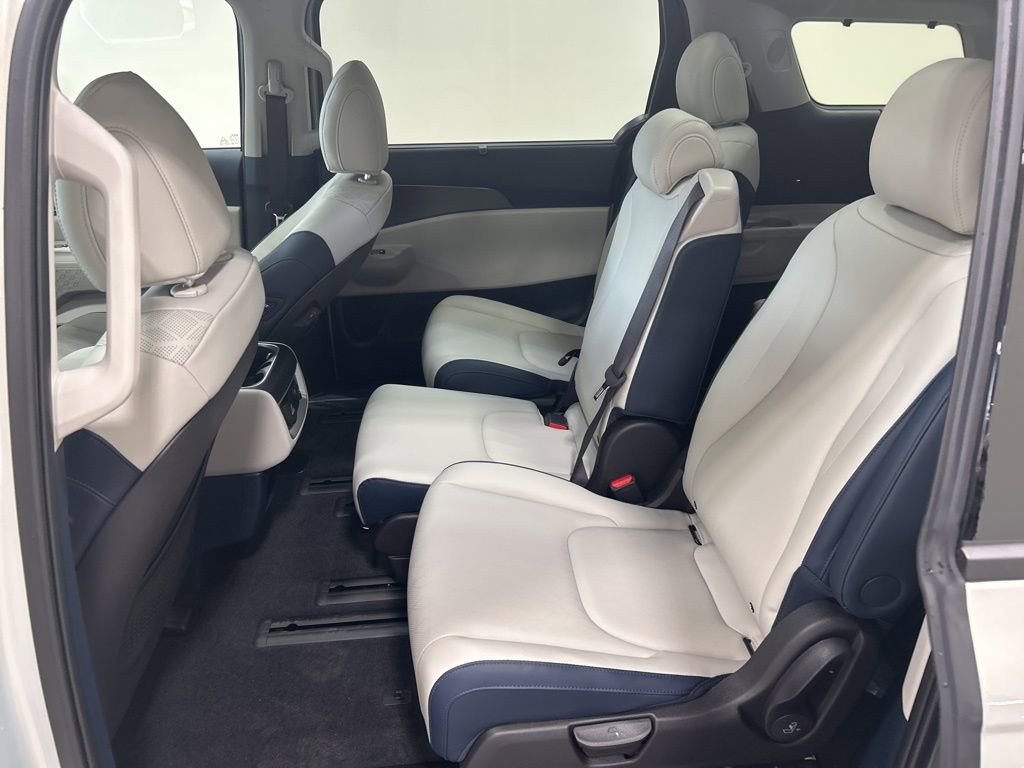 New 2026 Kia Carnival SX w/ SX Dark Edition Package image 29