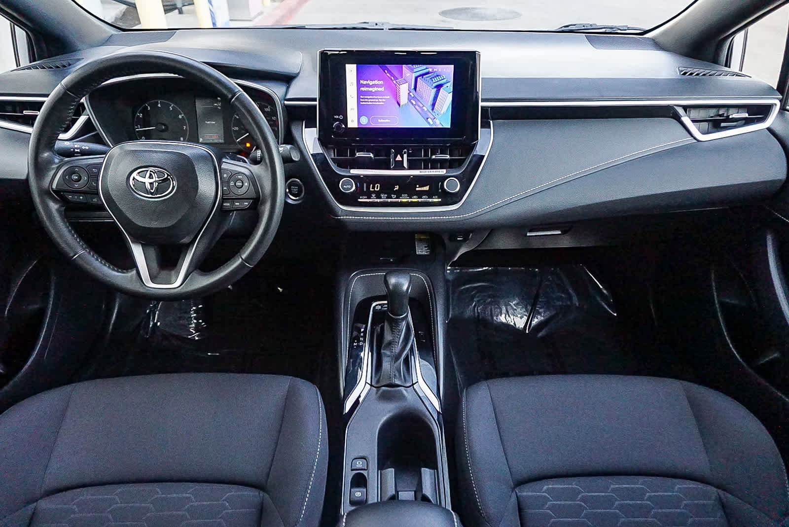 Used 2024 Toyota Corolla SE image 13