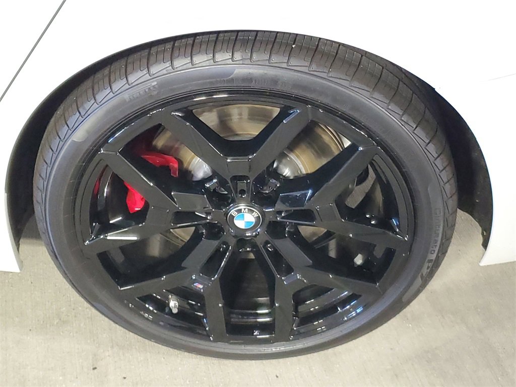 New 2025 BMW 330i Sedan w/ M Sport Package image 5