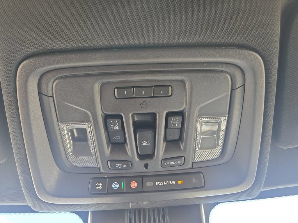 Used 2024 Chevrolet Silverado 1500 High Country w/ Technology Package AWD/4WD image 32