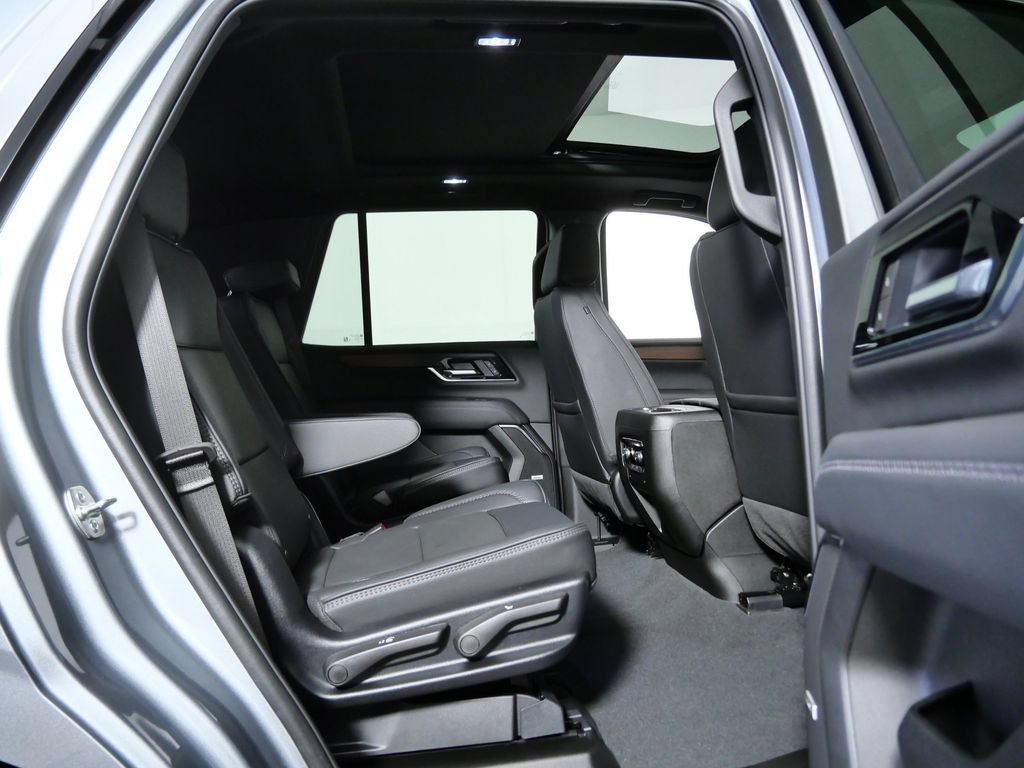 Used 2025 GMC Yukon Denali w/ Sun & Power Step Package AWD/4WD image 13