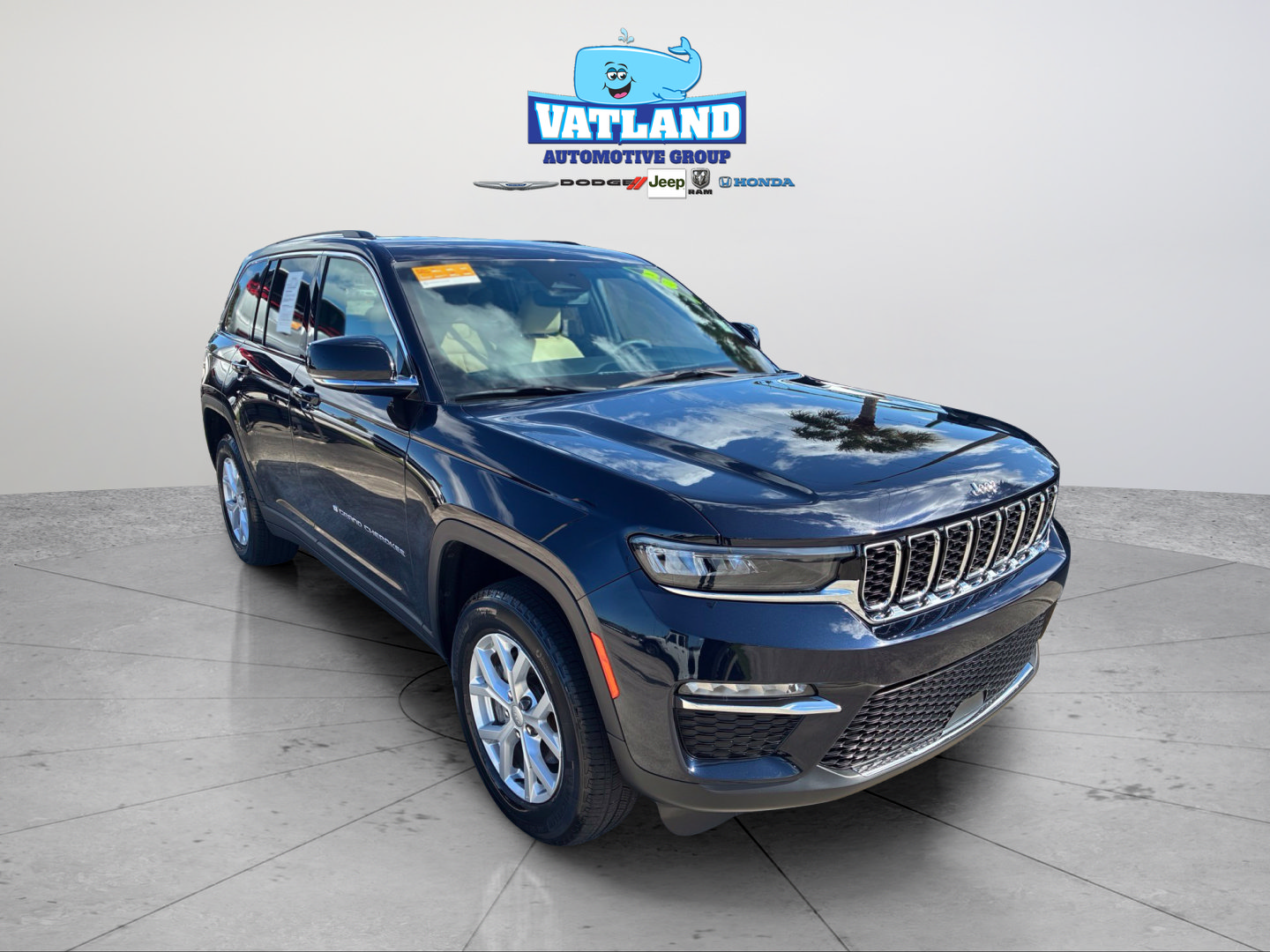 Certified 2023 Jeep Grand Cherokee Limited w/ Trailer Tow Prep Group (B) AWD/4WD image 42