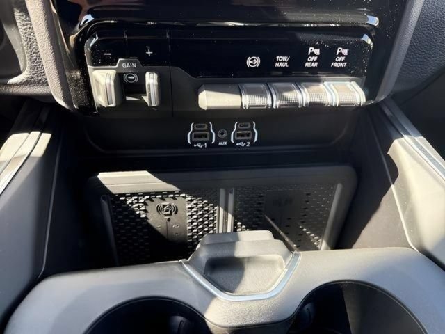 New 2026 RAM 2500 Laramie w/ Night Edition AWD/4WD image 19