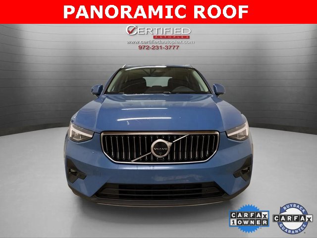 Used 2025 Volvo XC40 B5 Plus image 2