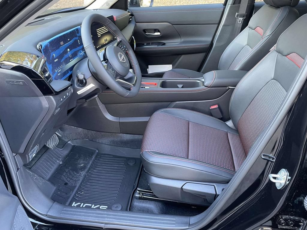 New 2026 Nissan Kicks SR w/ SR Premium Package FWD image 16