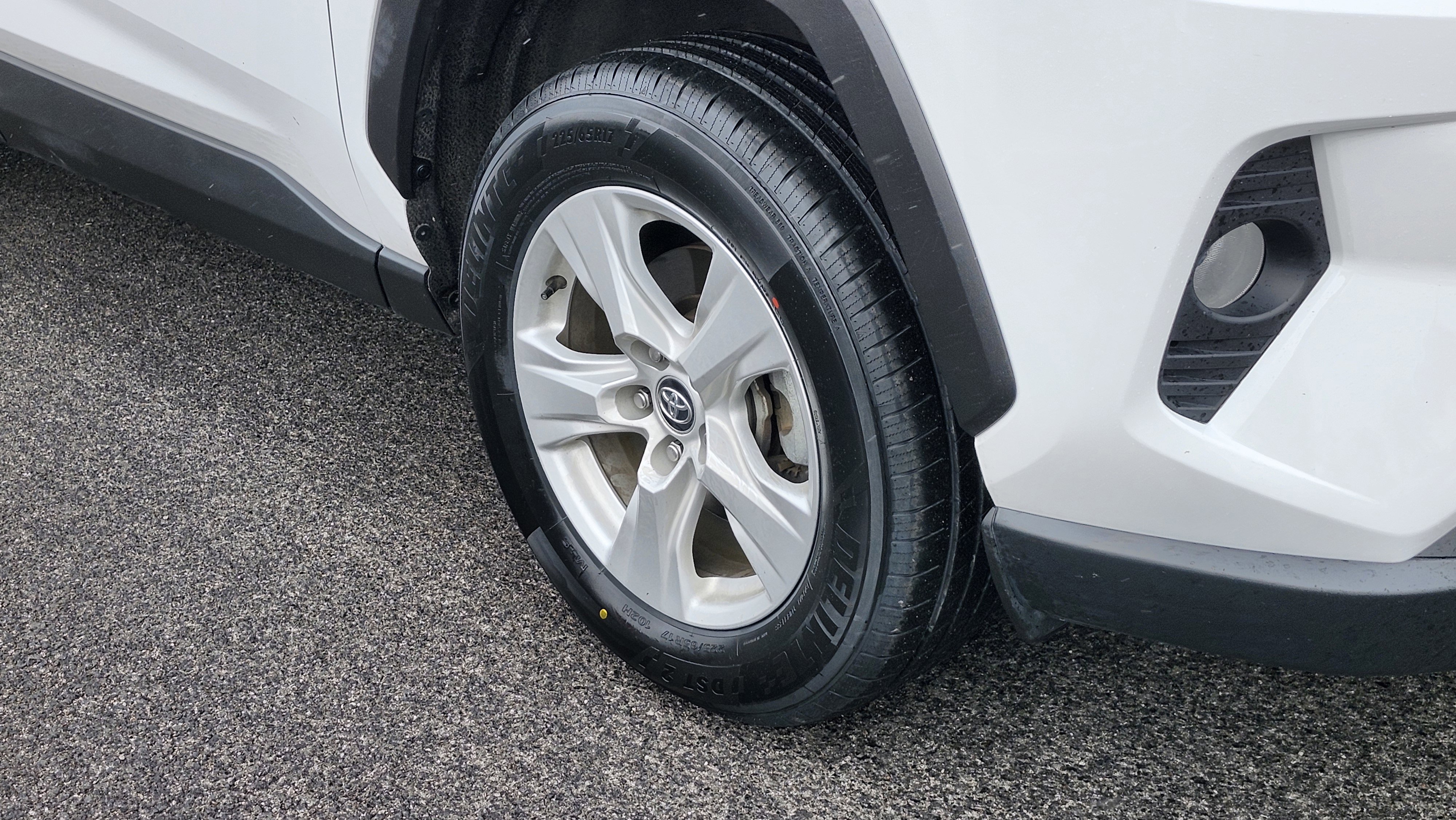 Used 2020 Toyota RAV4 XLE image 35