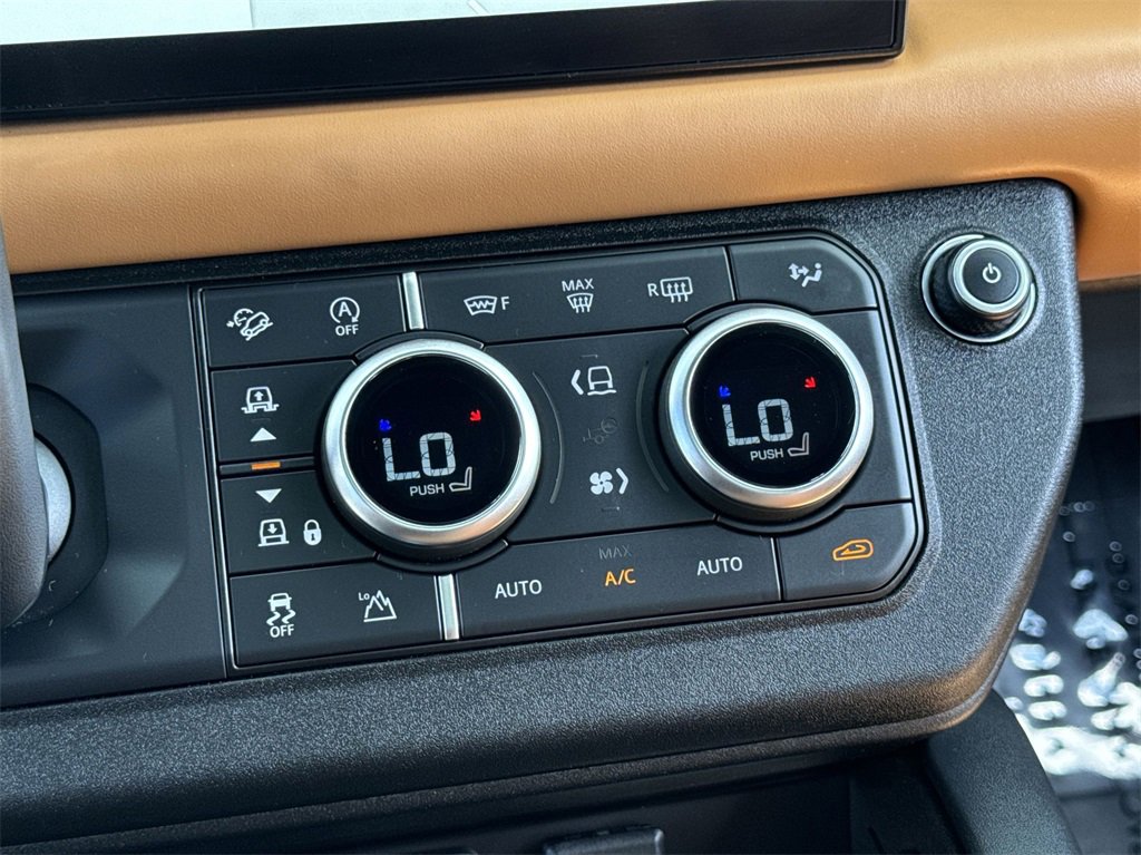 Used 2023 Land Rover Defender 110 V8 image 28