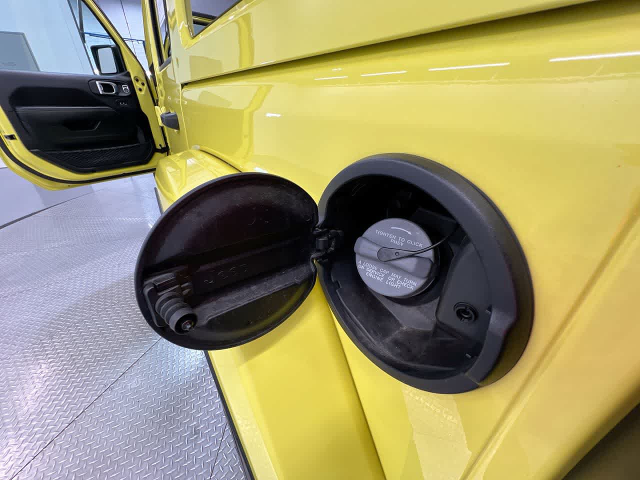 Used 2023 Jeep Wrangler Unlimited Sahara w/ Cold Weather Group AWD/4WD image 42