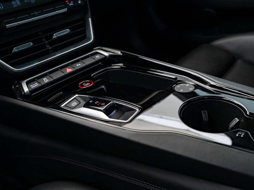 Used 2023 Audi e-tron GT Premium Plus image 36