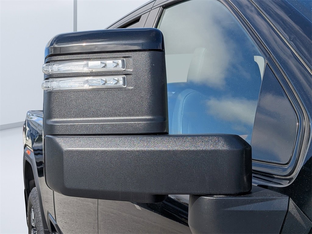 Used 2023 GMC Sierra 2500 AT4 image 11