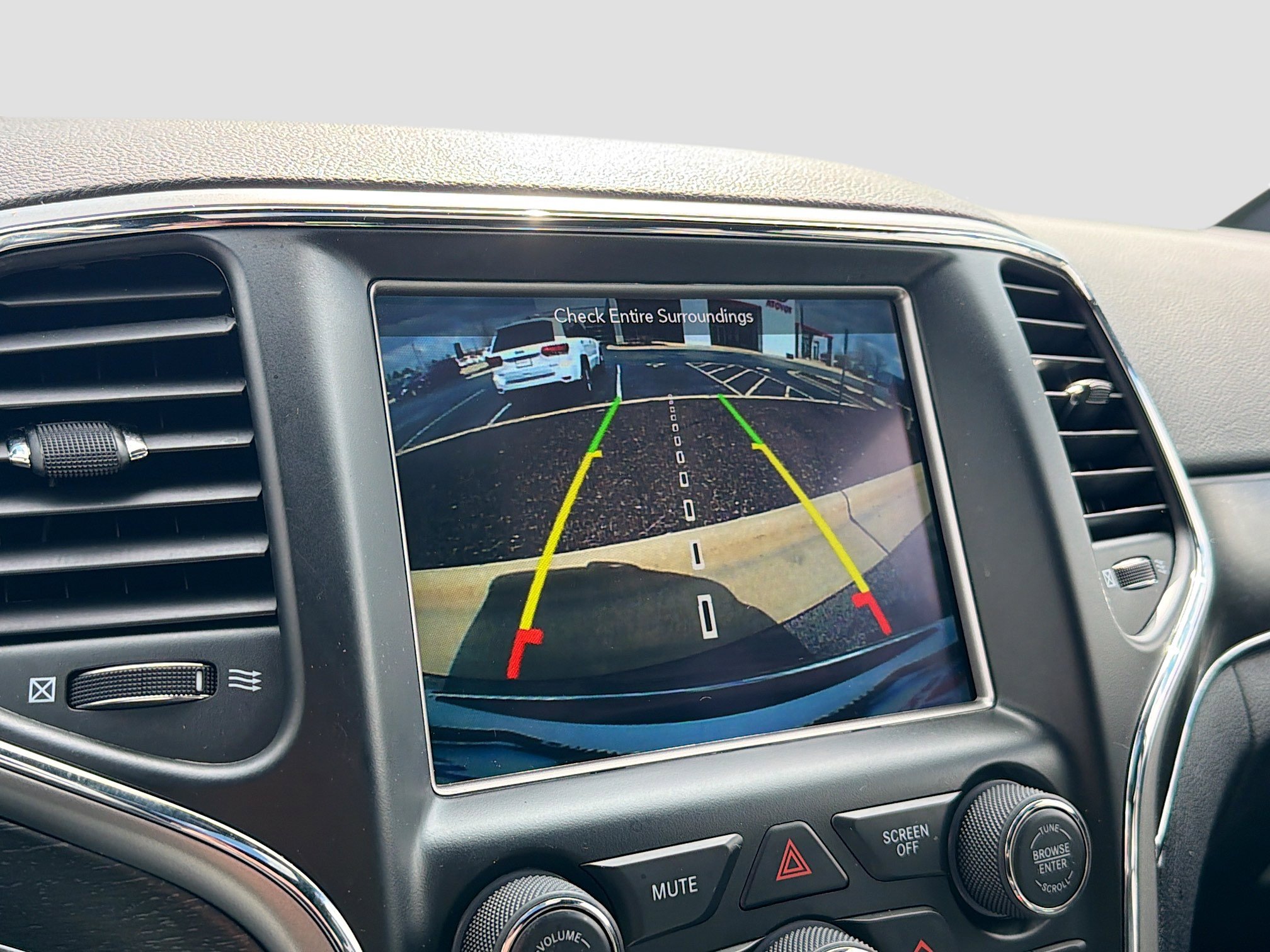 Used 2018 Jeep Grand Cherokee Limited image 17