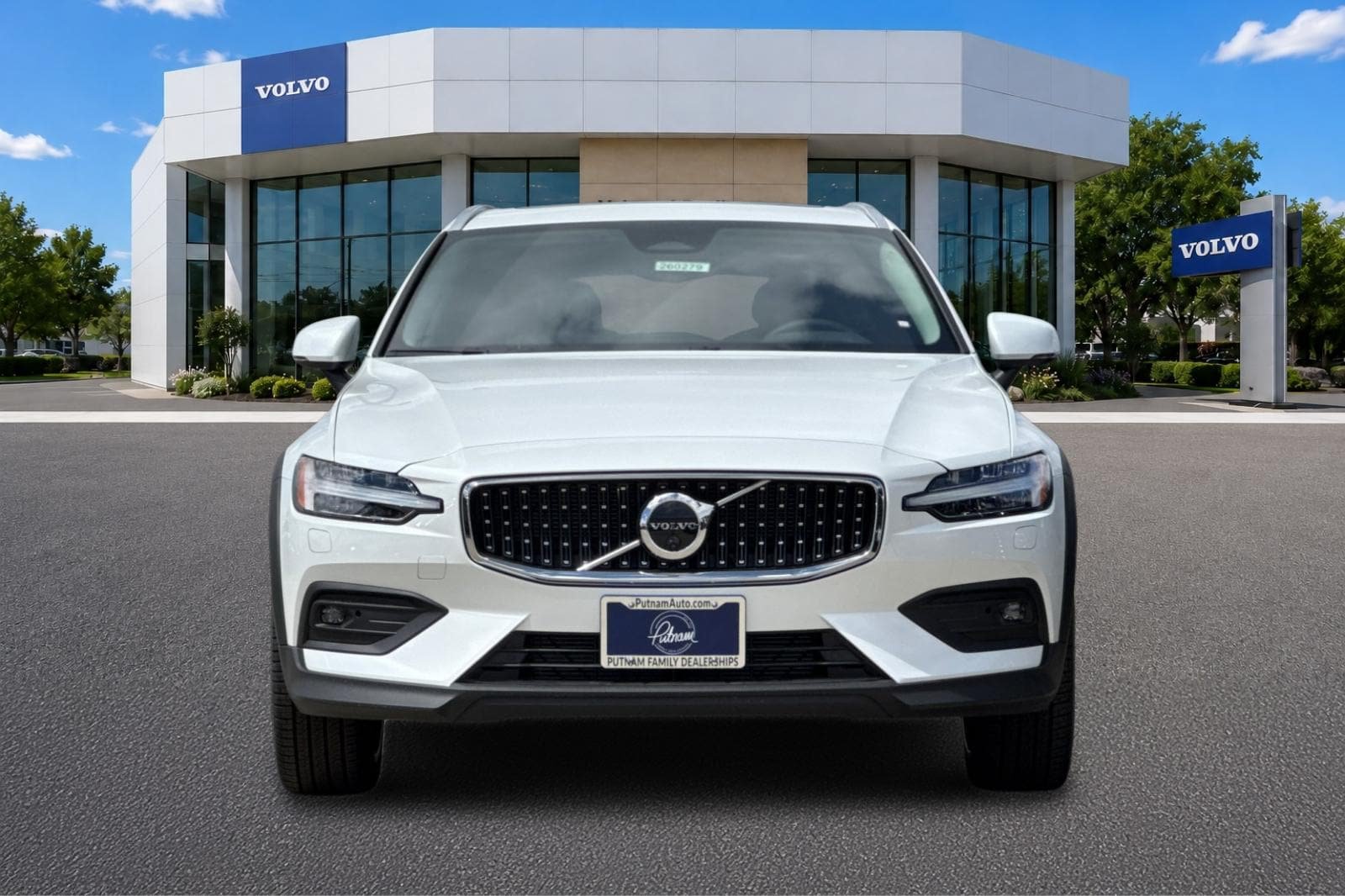 New 2026 Volvo V60 B5 Cross Country Ultra w/ Climate Package AWD/4WD image 8