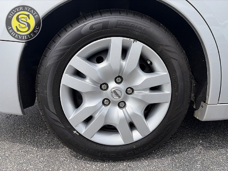 Used 2011 Nissan Altima 2.5 S FWD image 9