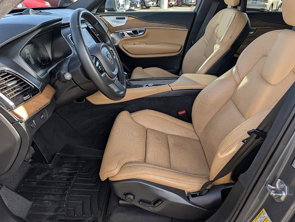 Used 2017 Volvo XC90 T6 Inscription w/ Vision Package image 26