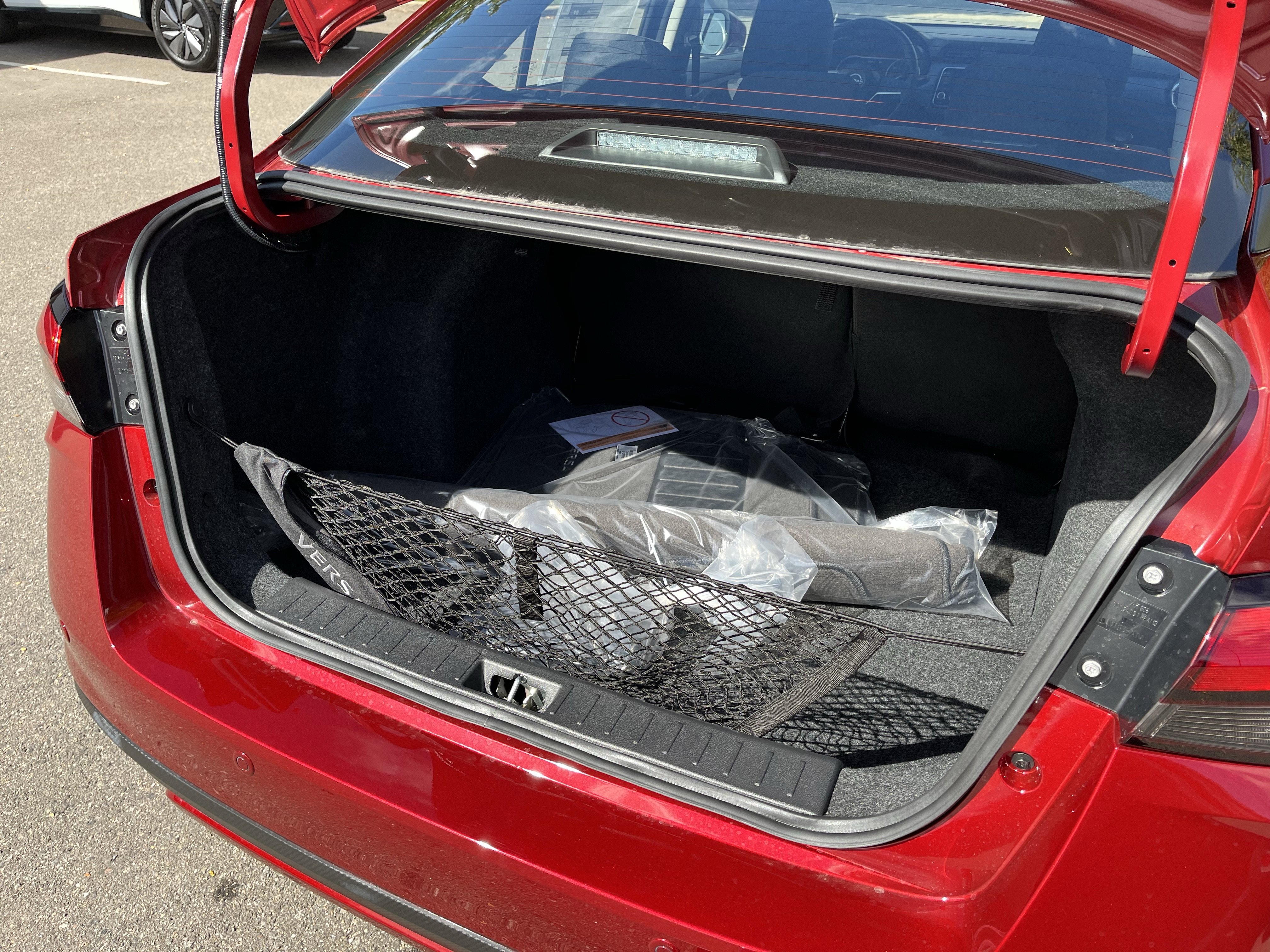 New 2025 Nissan Versa SV w/ Trunk Package FWD image 27