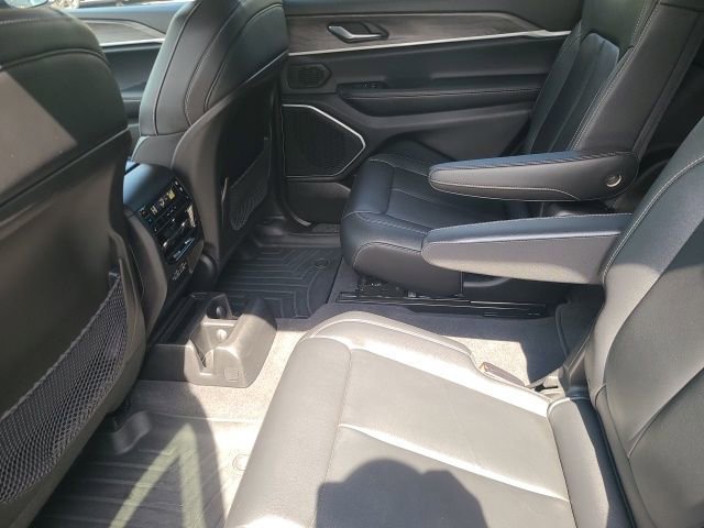 Used 2022 Jeep Grand Cherokee L Limited AWD/4WD image 18