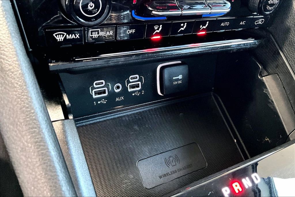 Used 2023 Jeep Grand Cherokee Laredo w/ Luxury Tech Group I image 32