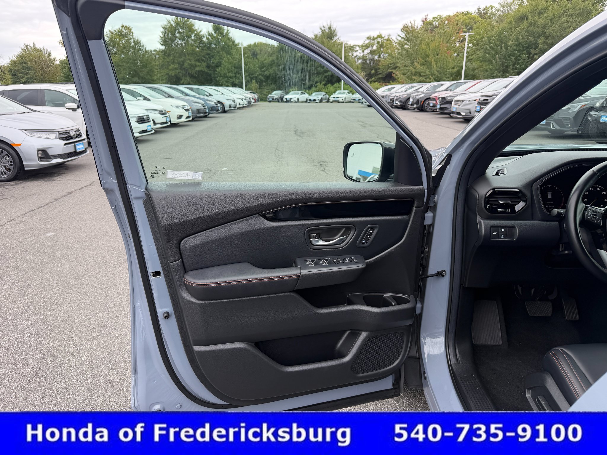 Certified 2025 Honda Pilot TrailSport image 16