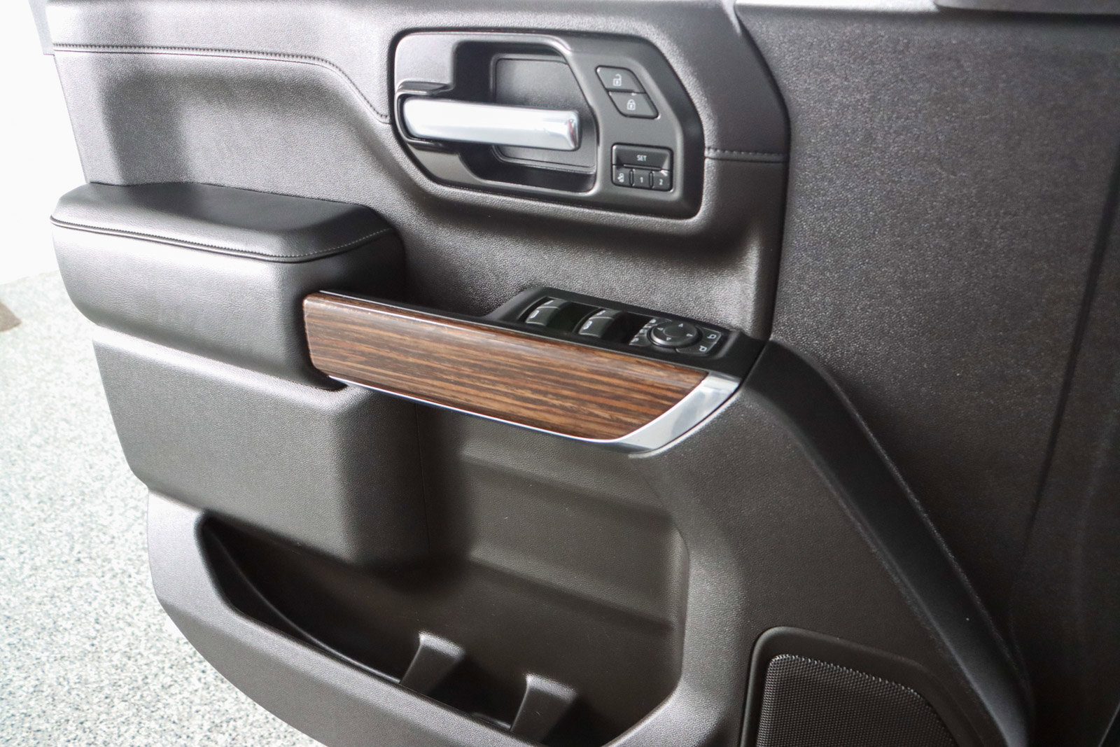 Used 2023 Chevrolet Silverado 2500 High Country w/ Z71 Off-Road Package image 25