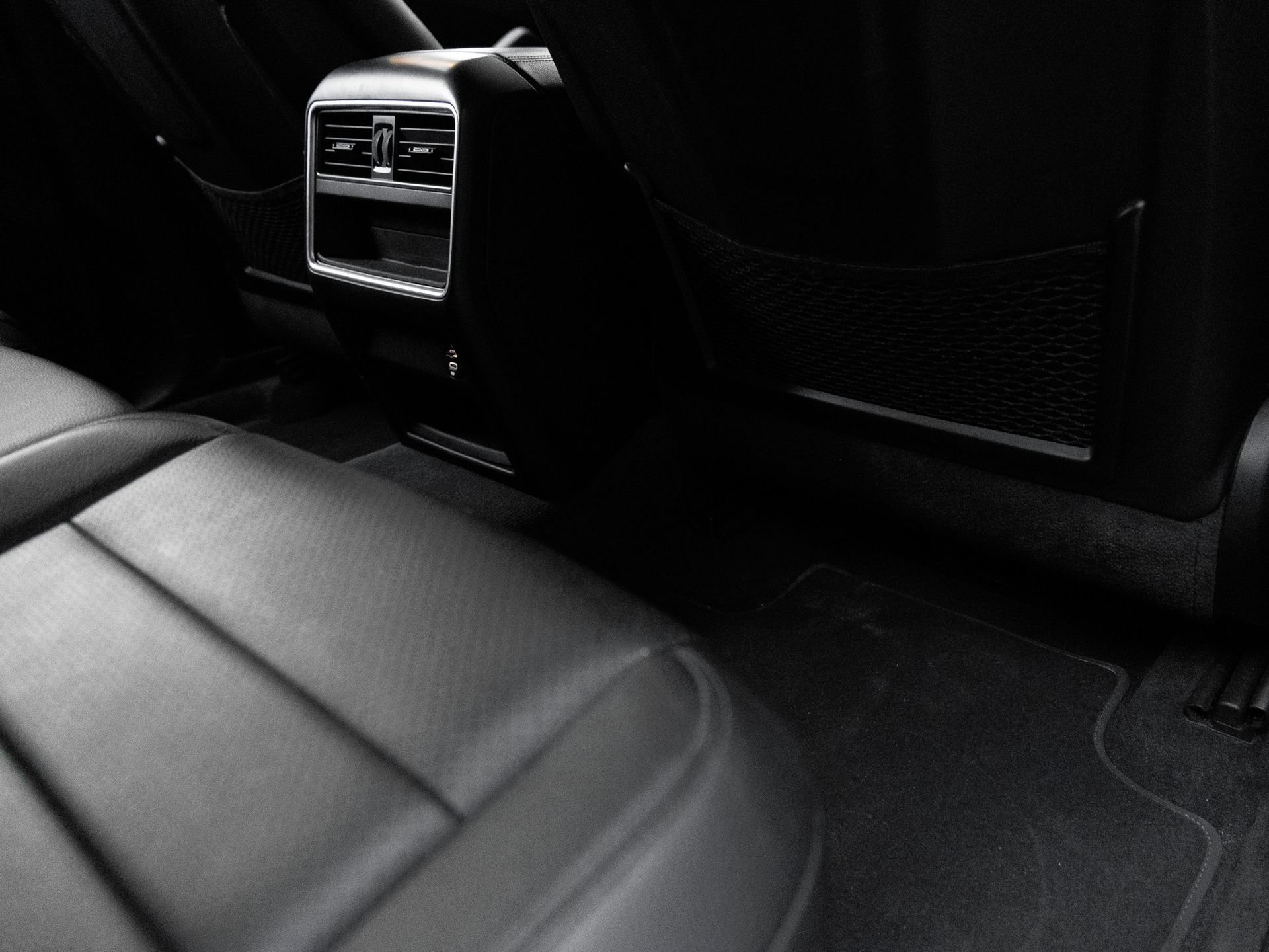 Certified 2020 Porsche Cayenne AWD/4WD image 31