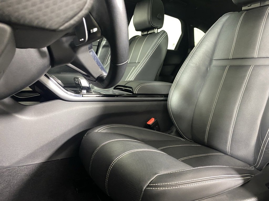 Used 2022 Land Rover Range Rover Velar R-Dynamic S image 19