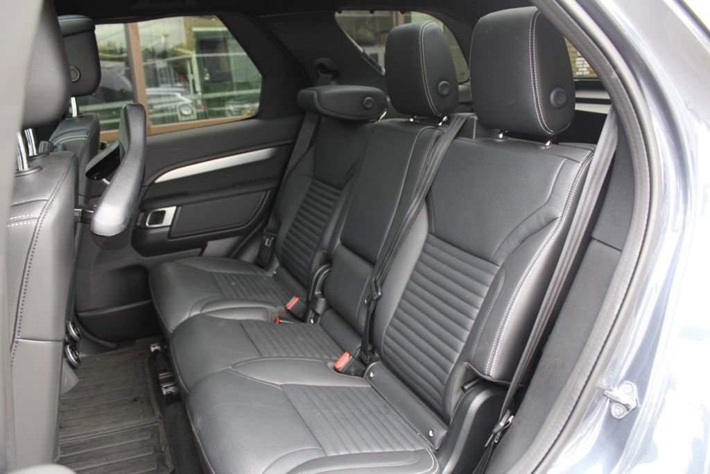 Certified 2025 Land Rover Discovery Dynamic SE image 34