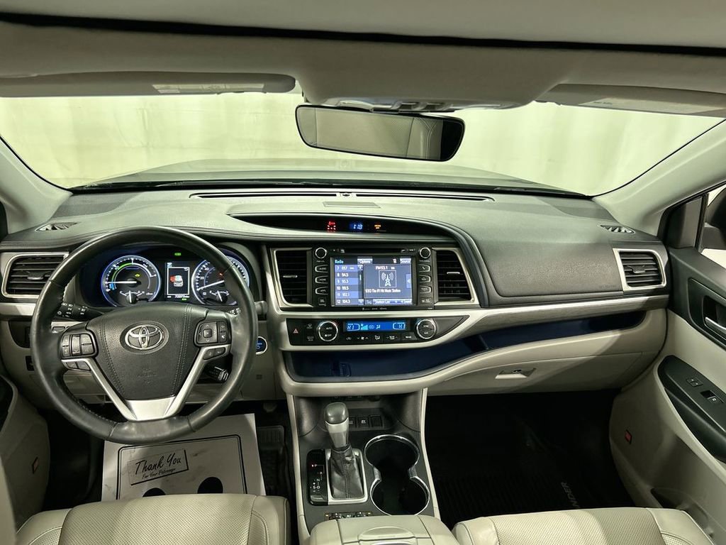 Used 2019 Toyota Highlander Limited Platinum image 18