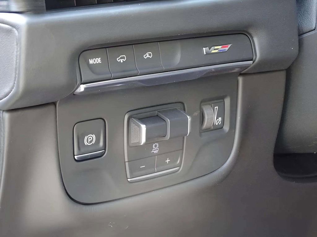 Used 2025 Cadillac Escalade V image 17