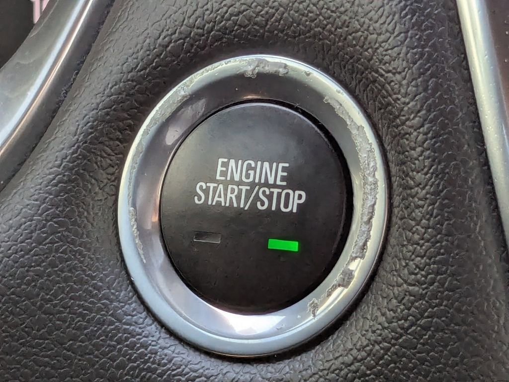 Used 2023 Chevrolet Traverse LT image 31