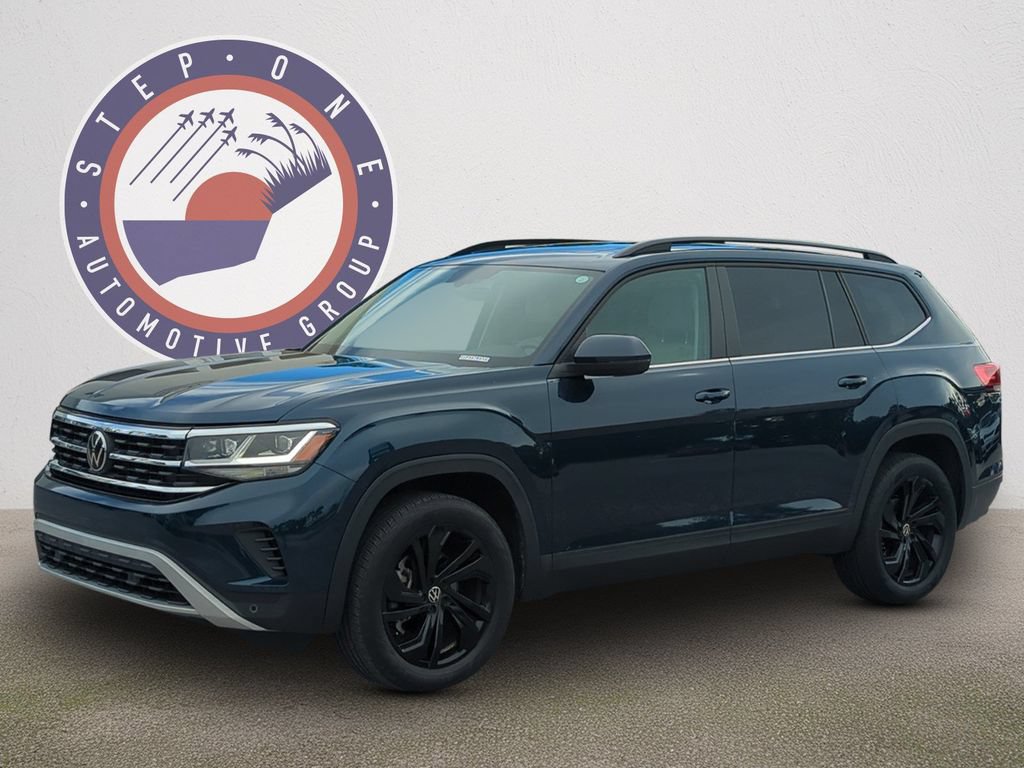 Certified 2023 Volkswagen Atlas SE w/ Panoramic Sunroof Package FWD image 2