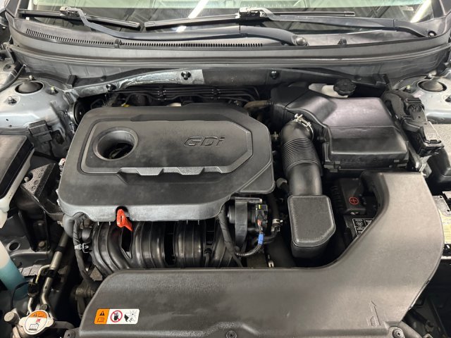 Used 2017 Hyundai Sonata Limited w/ Ultimate Package 04 FWD image 6