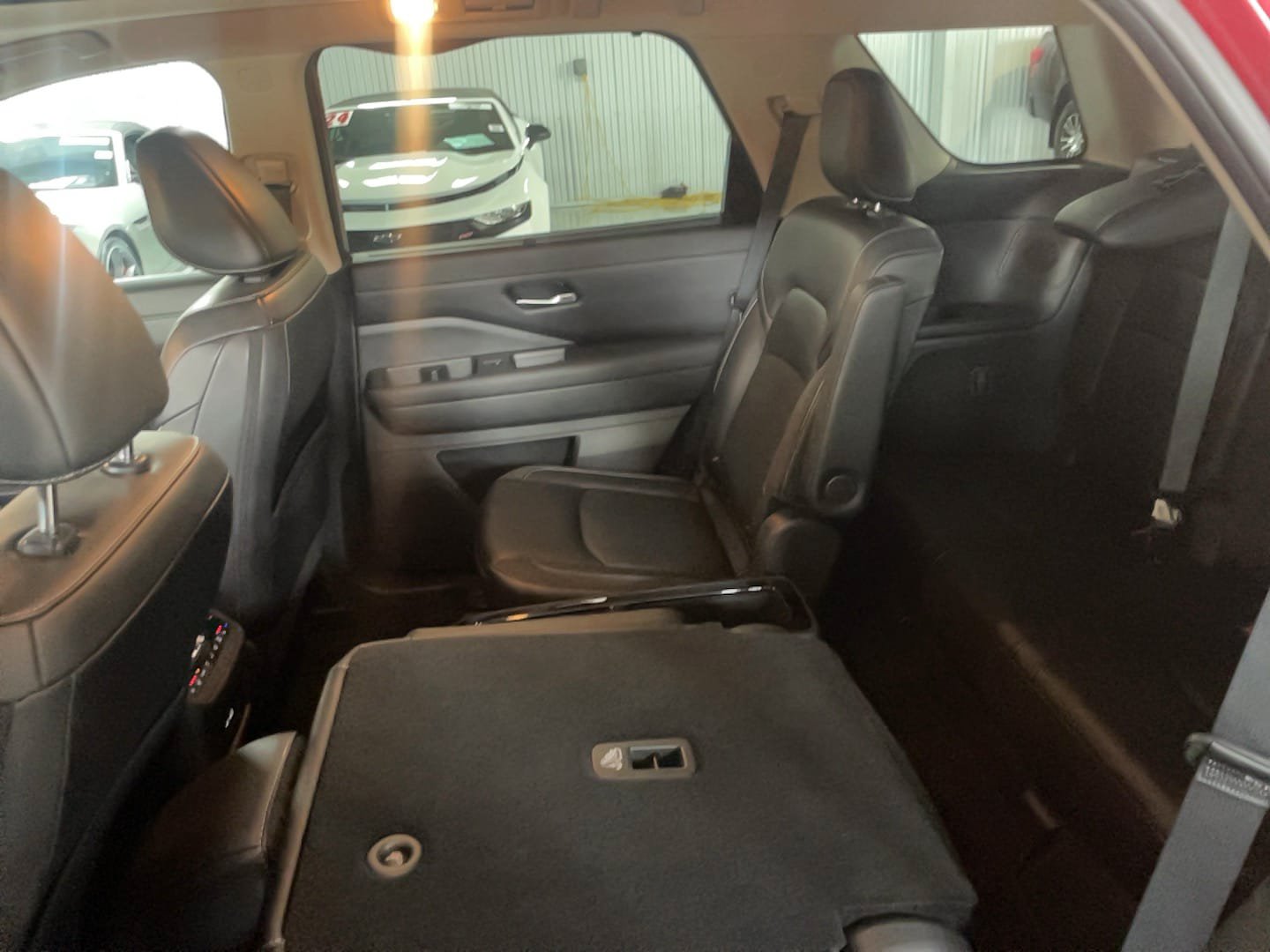 Used 2024 Nissan Pathfinder SL w/ SL Premium Package AWD/4WD image 23