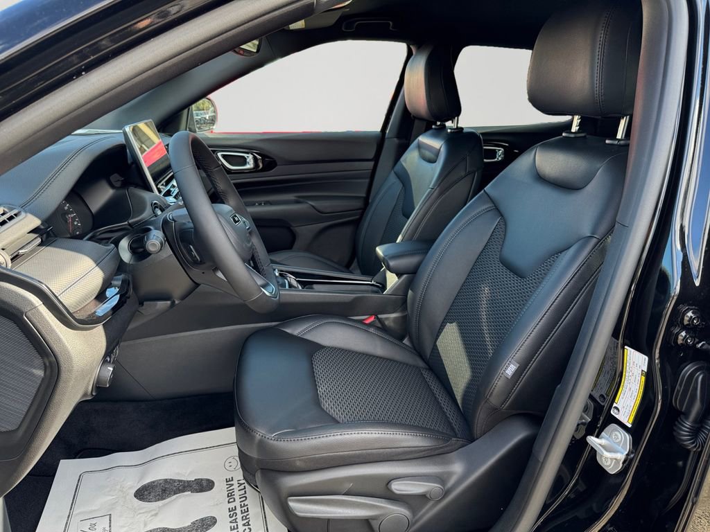 New 2026 Jeep Compass Latitude image 24