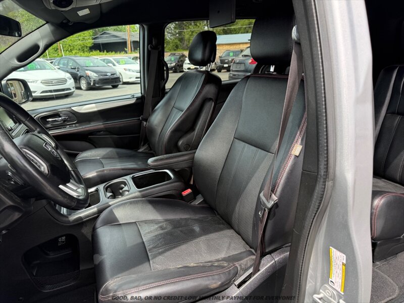 Used 2015 Dodge Grand Caravan R/T FWD image 11