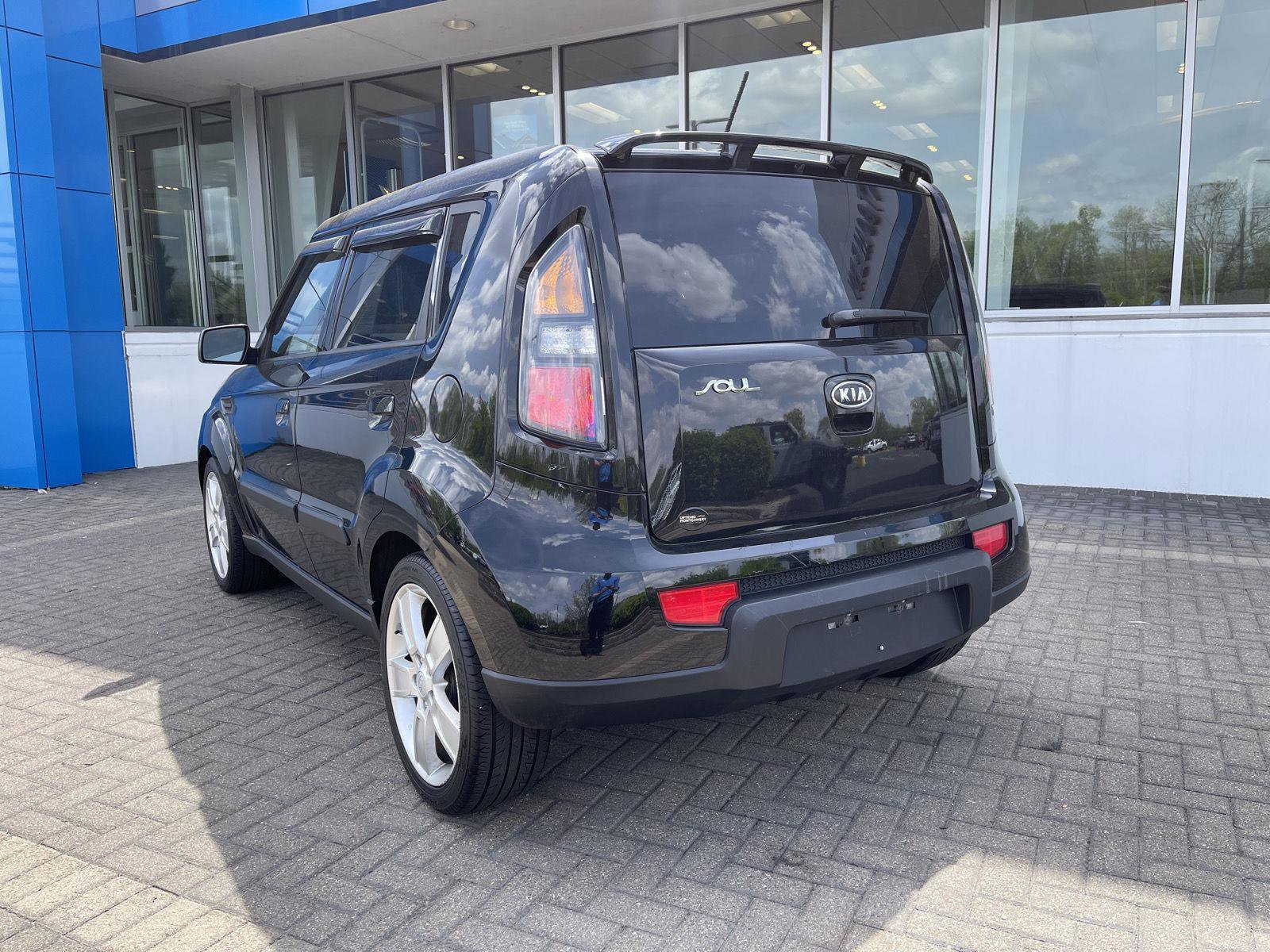 Used 2010 Kia Soul Sport FWD image 3