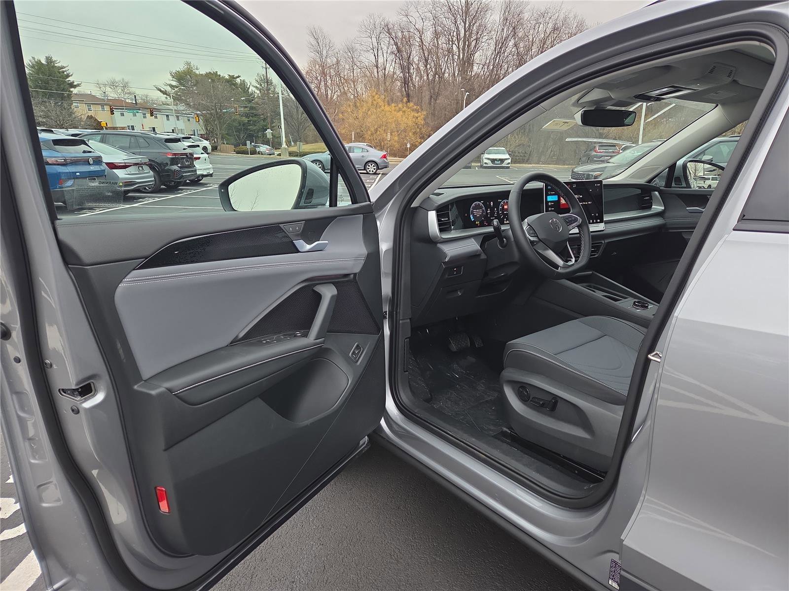 New 2026 Volkswagen Tiguan SE image 11