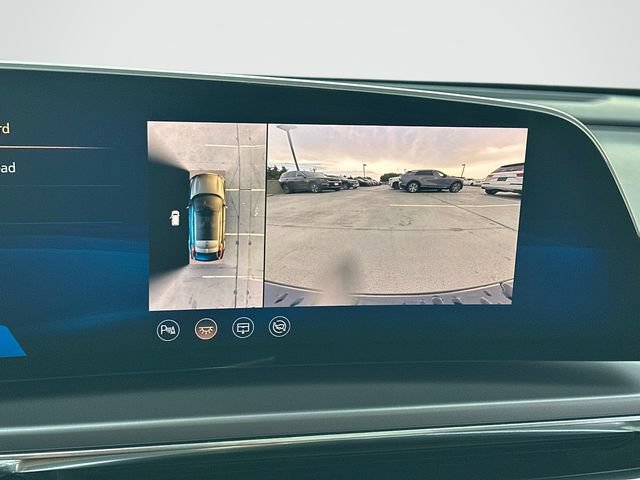 Certified 2024 Cadillac Lyriq Tech w/ Driver Assist Package RWD image 4