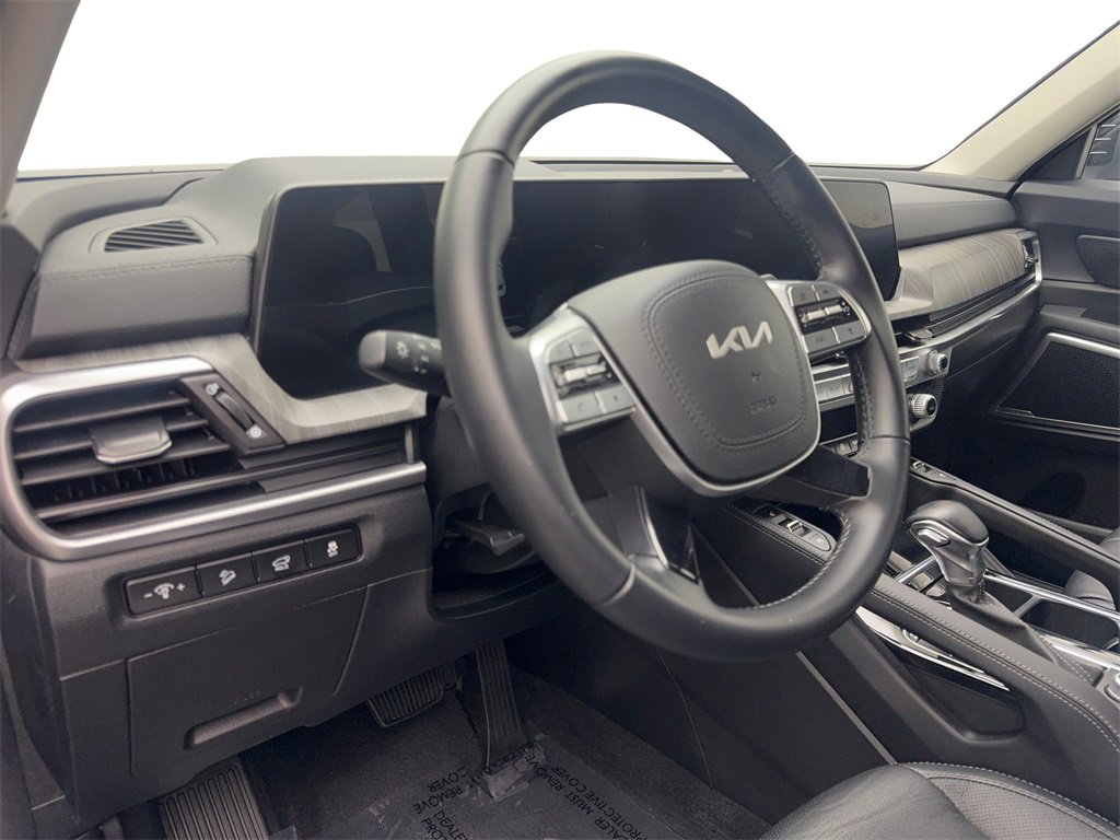 Used 2025 Kia Telluride EX w/ EX Captain's Chair Package image 53