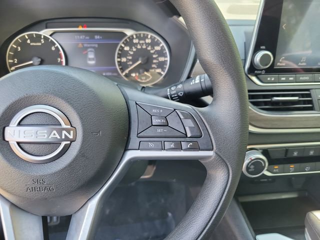 Used 2025 Nissan Altima 2.5 SV image 14