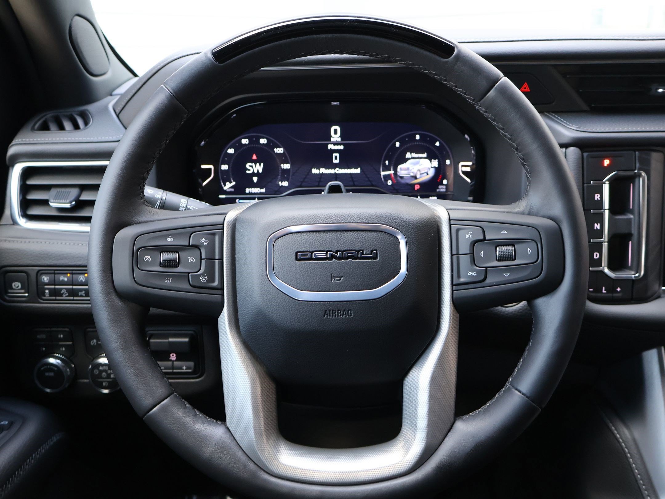 Used 2024 GMC Yukon Denali w/ Advanced Technology Package AWD/4WD image 15
