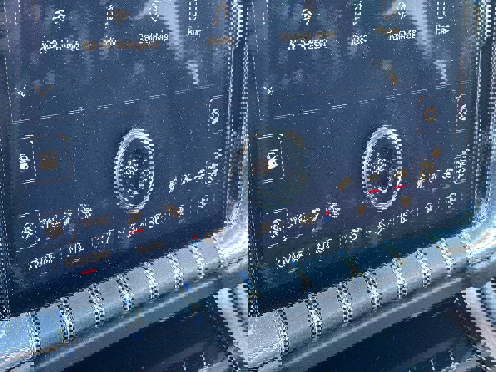 Used 2025 GMC Yukon XL Denali image 24