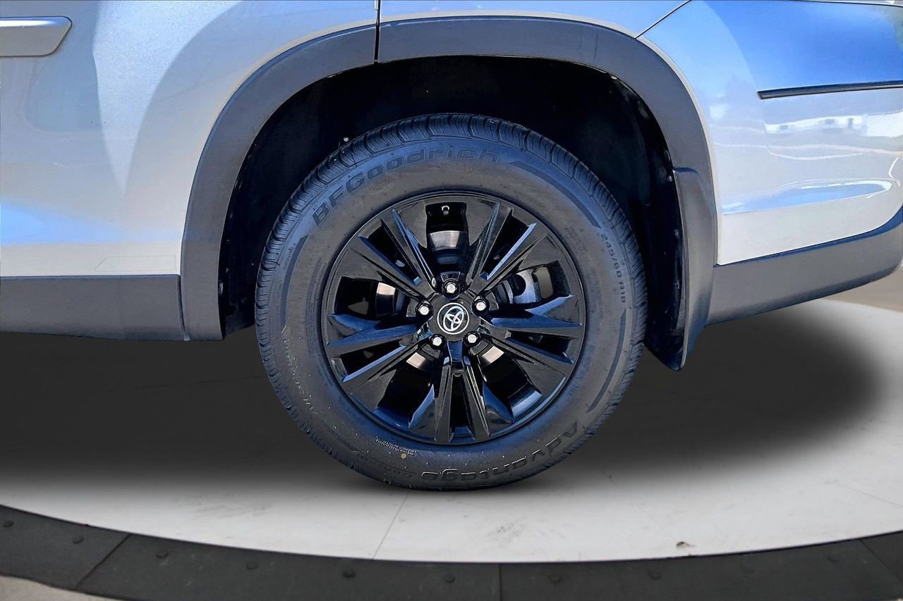 Used 2019 Toyota Highlander LE w/ Protection Package #3 image 33