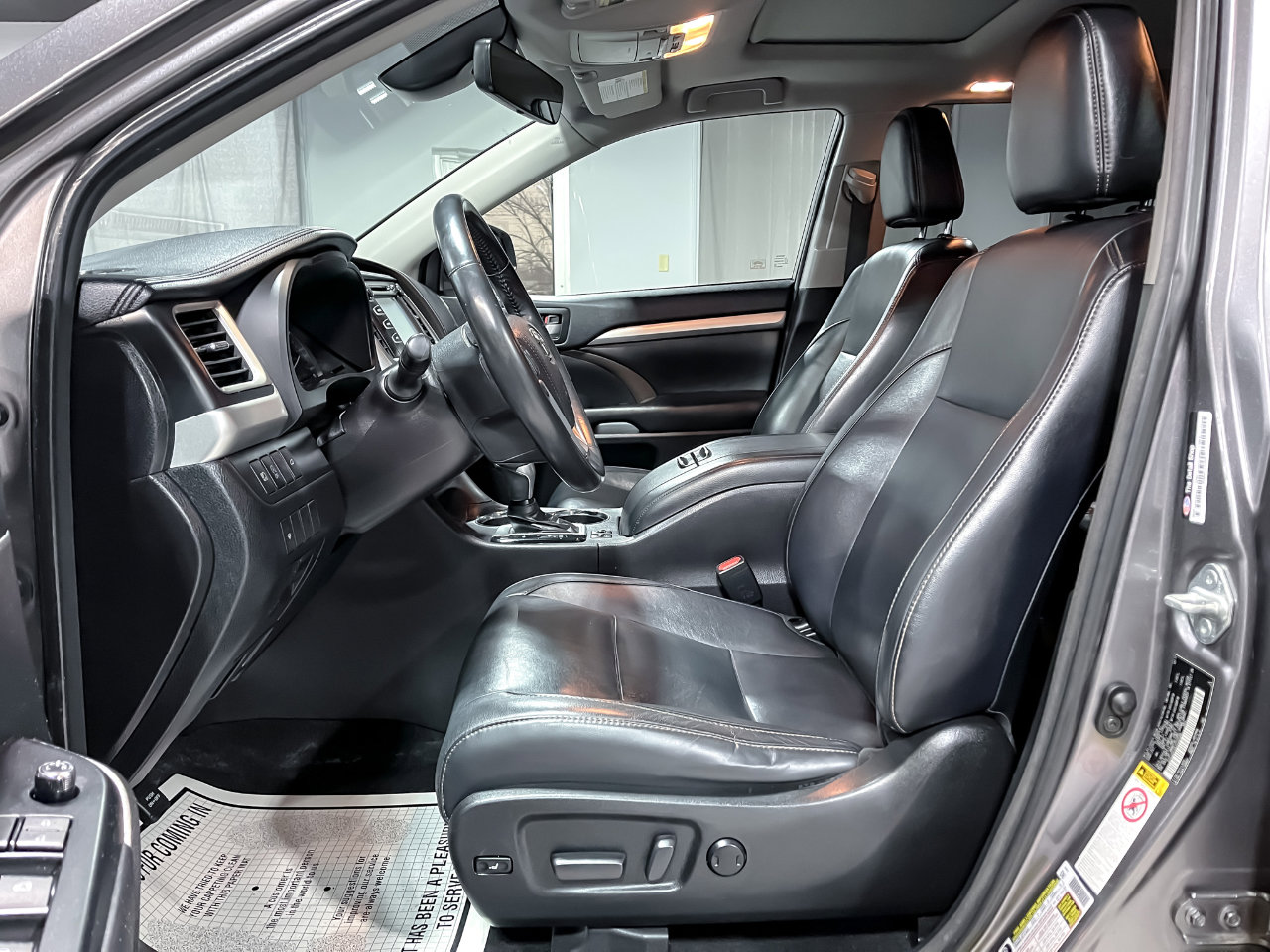 Used 2018 Toyota Highlander XLE image 14