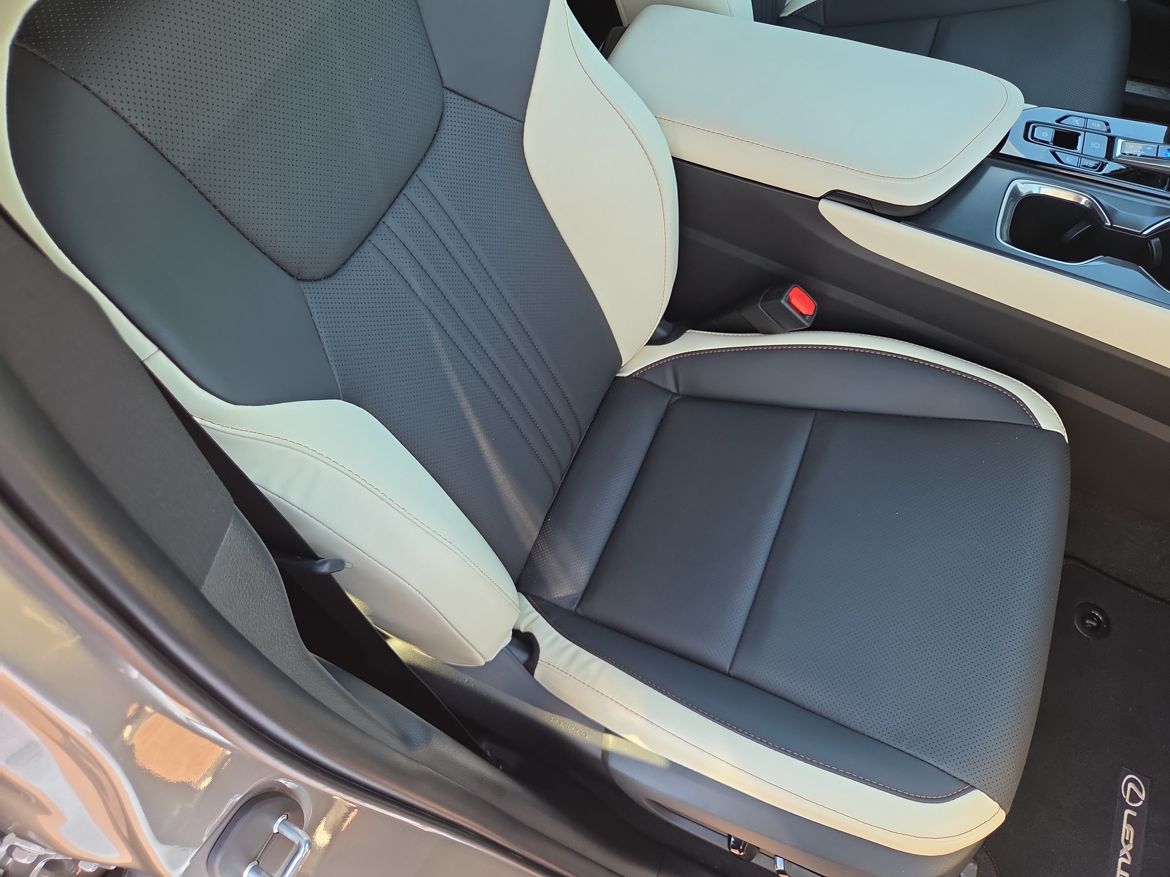 Used 2024 Lexus NX 350 AWD image 16