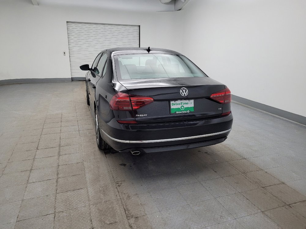 Used 2018 Volkswagen Passat 2.0T R-Line w/ R-Line Lighting Package image 6