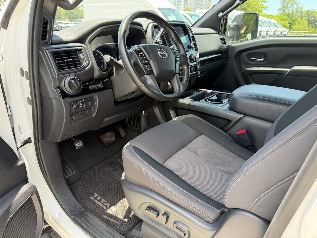 Used 2024 Nissan Titan SV w/ SV Convenience Package AWD/4WD image 13