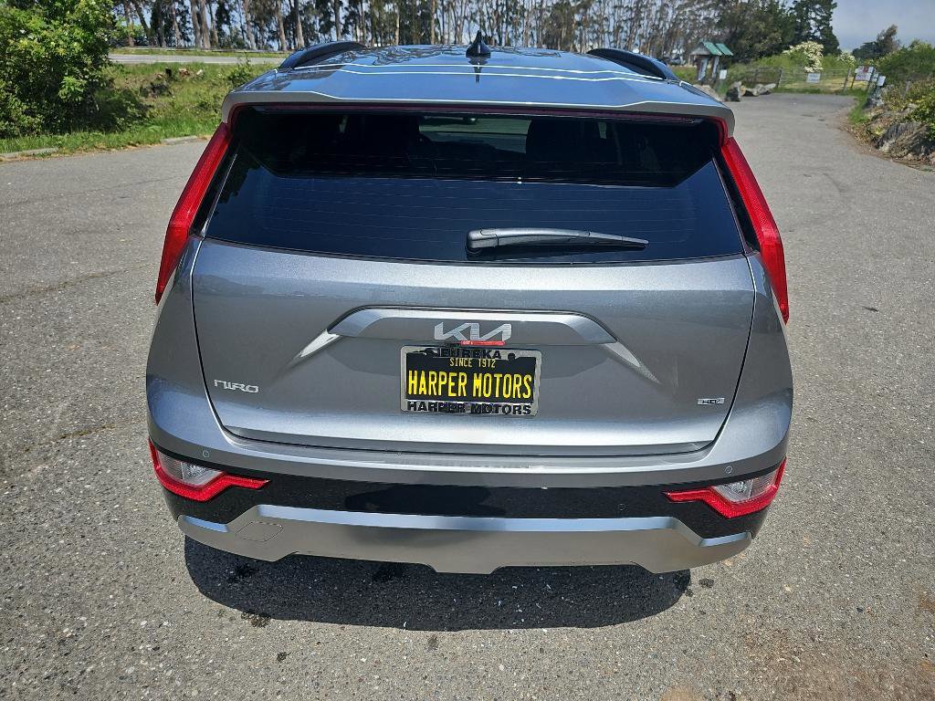 New 2025 Kia Niro EX Touring image 4