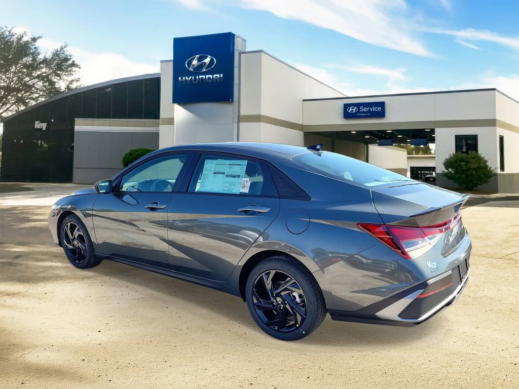 Used 2026 Hyundai Elantra Sport w/ Cargo Package FWD image 3